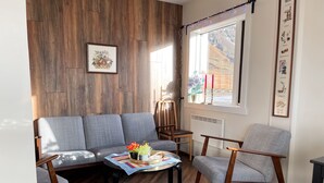 Living area - Setberg Guesthouse (Hoffell)