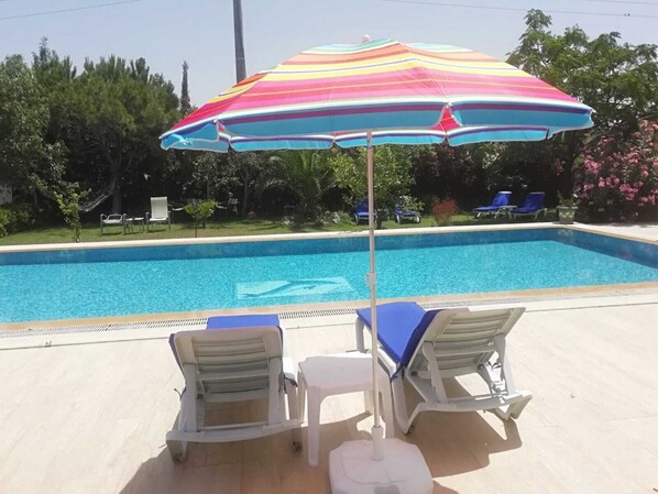 Piscine extérieure (ouverte en saison)