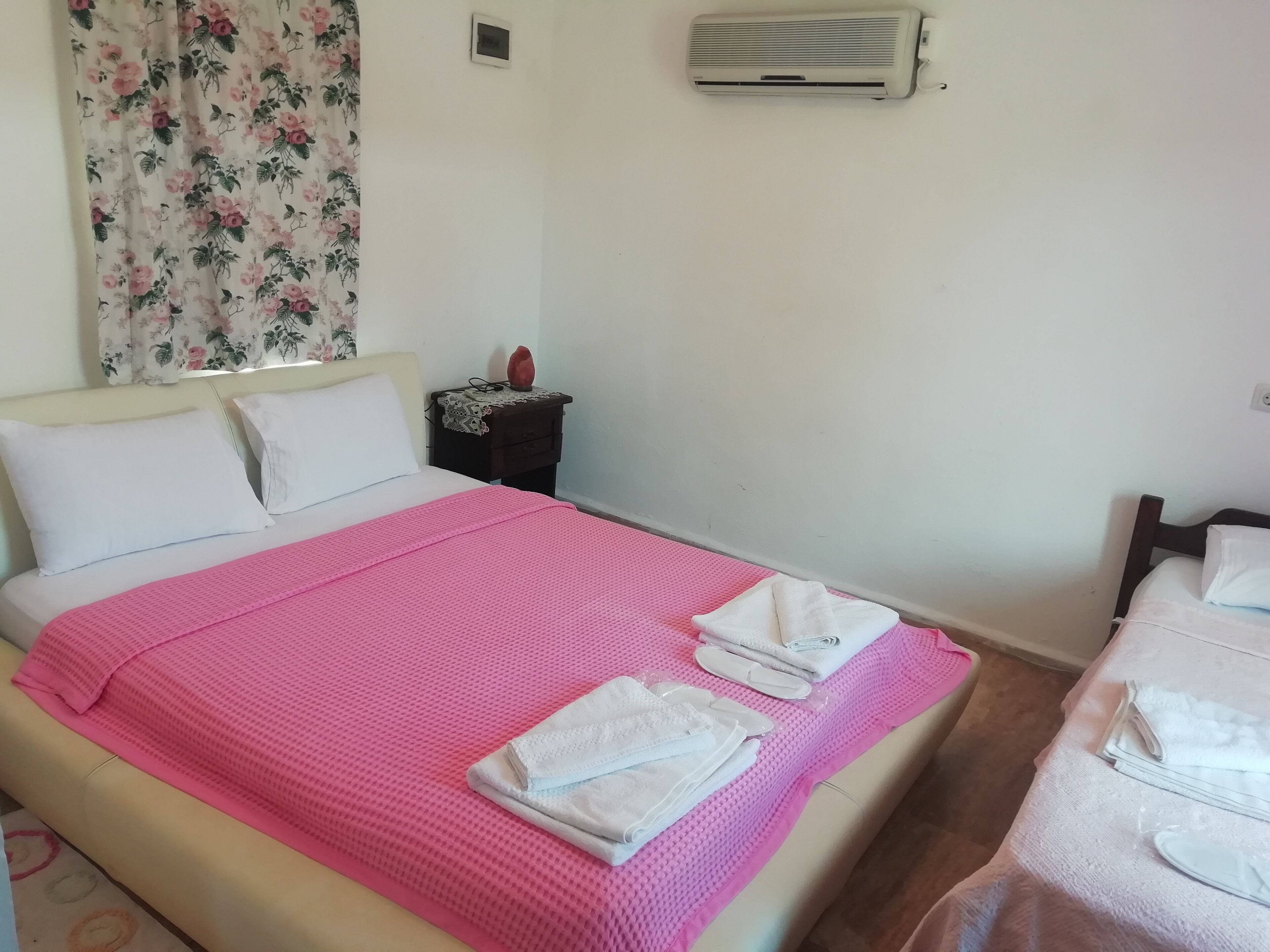 pingu | egyptian cotton sheets, premium bedding, minibar, individually decorated