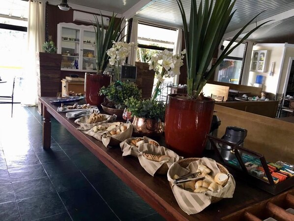 Petit déjeuner buffet