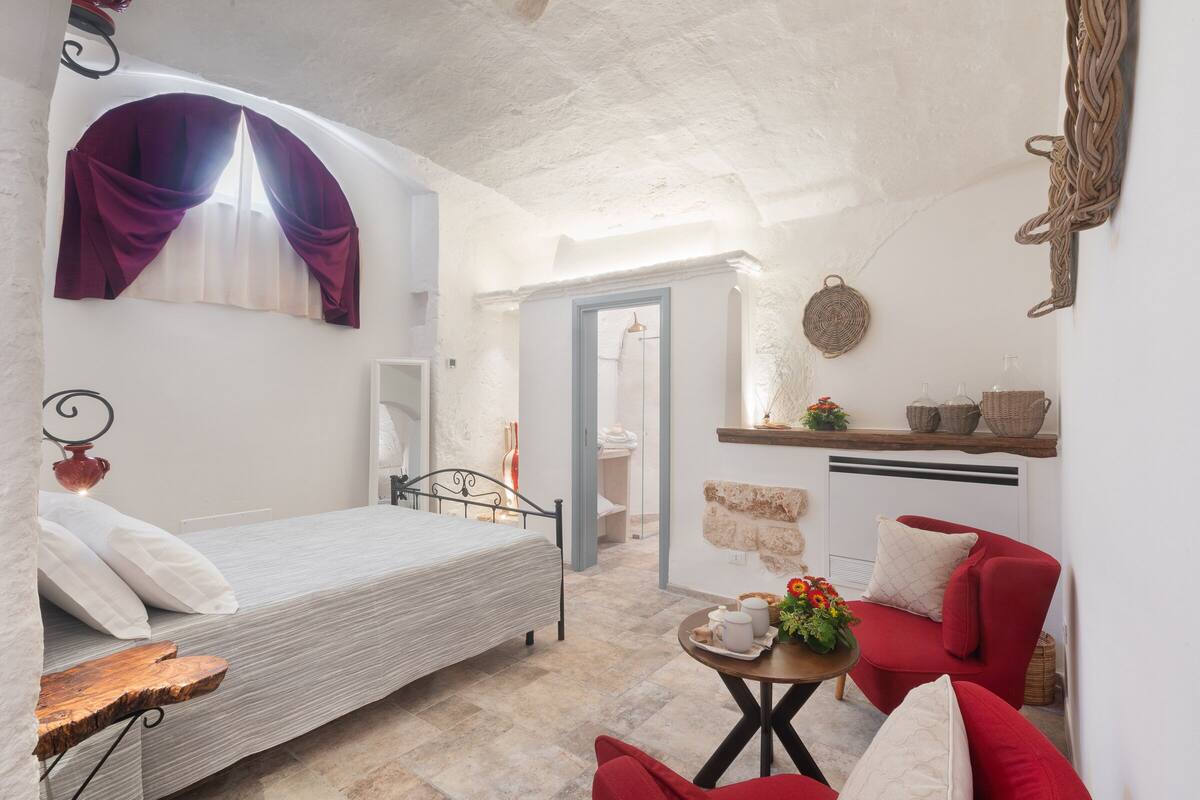 Superior Room (Foggia) | In-room safe, WiFi (free), bed sheets