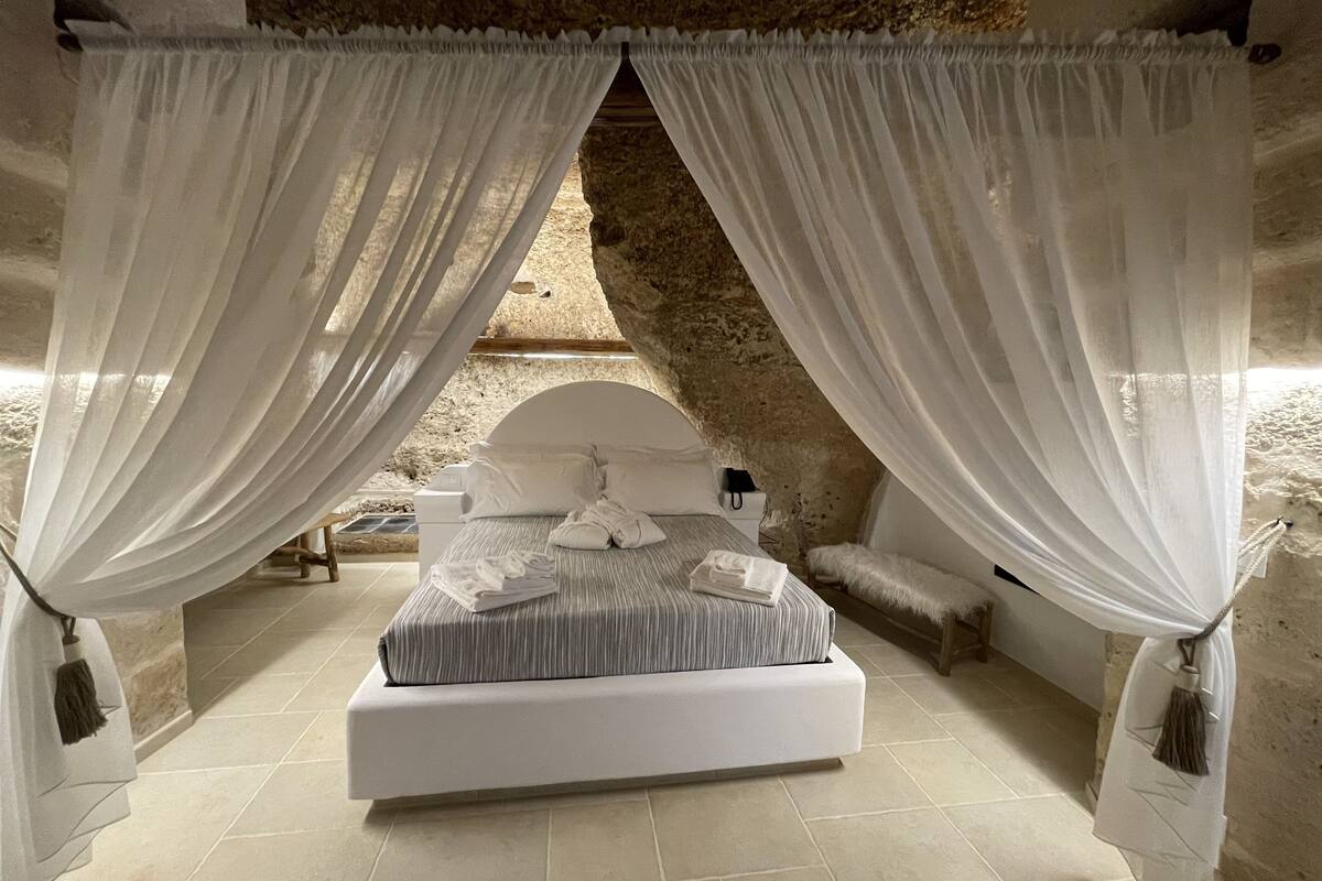 Coffres-forts dans les chambres, Wi-Fi gratuit, draps fournis