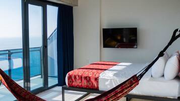 Ropa de cama de alta calidad, minibar y decoración personalizada