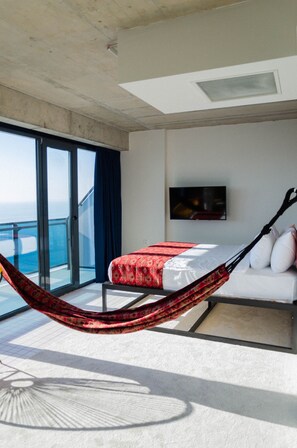 Premium bedding, minibar, individually decorated, individually furnished - Hotel Kartuli (Batumi)
