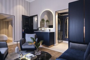 Deluxe Suite | Living room | 43-inch Smart TV with satellite channels, TV, first-run movies