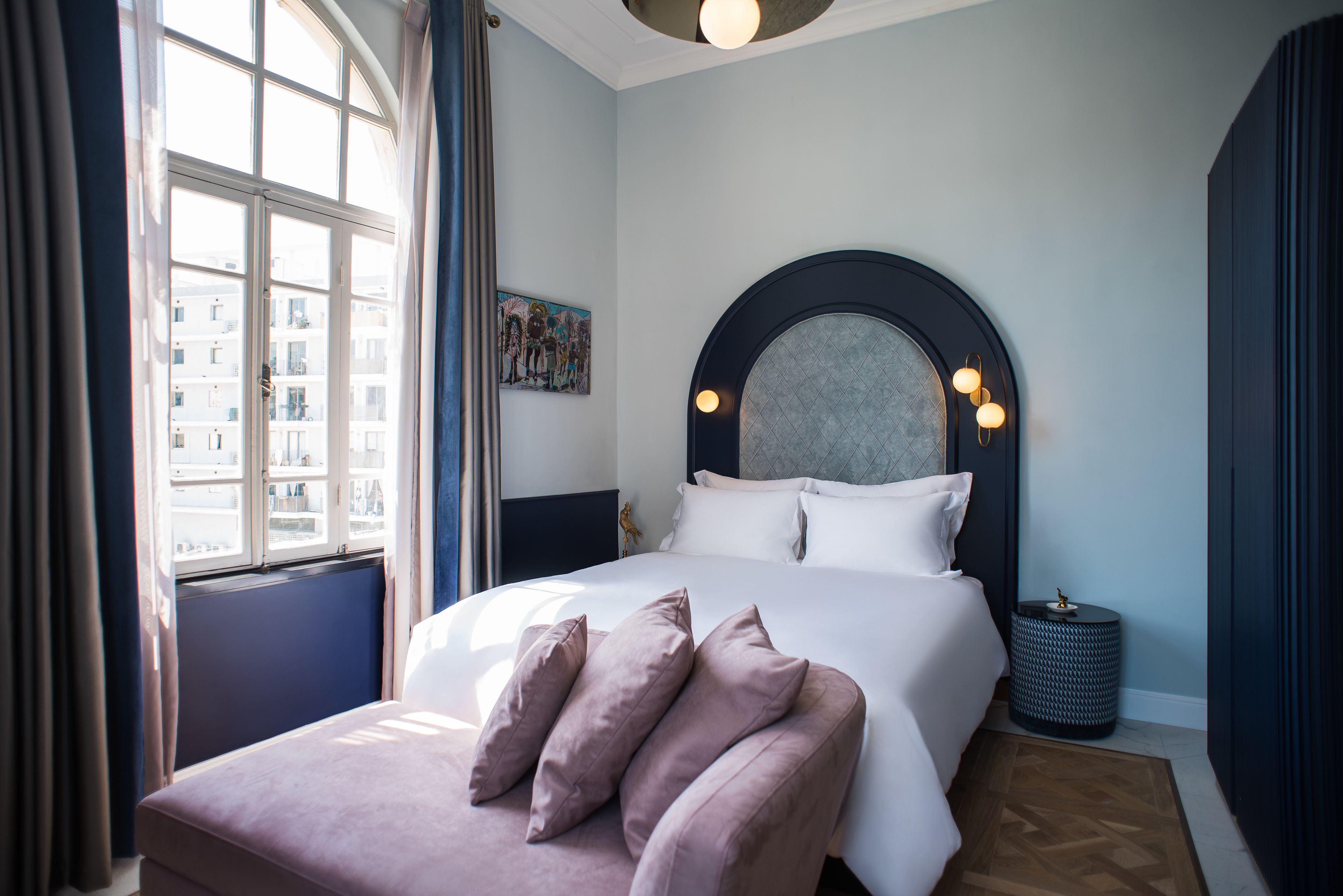 deluxe double room | minibar, in-room safe, individually decorated, individually furnished