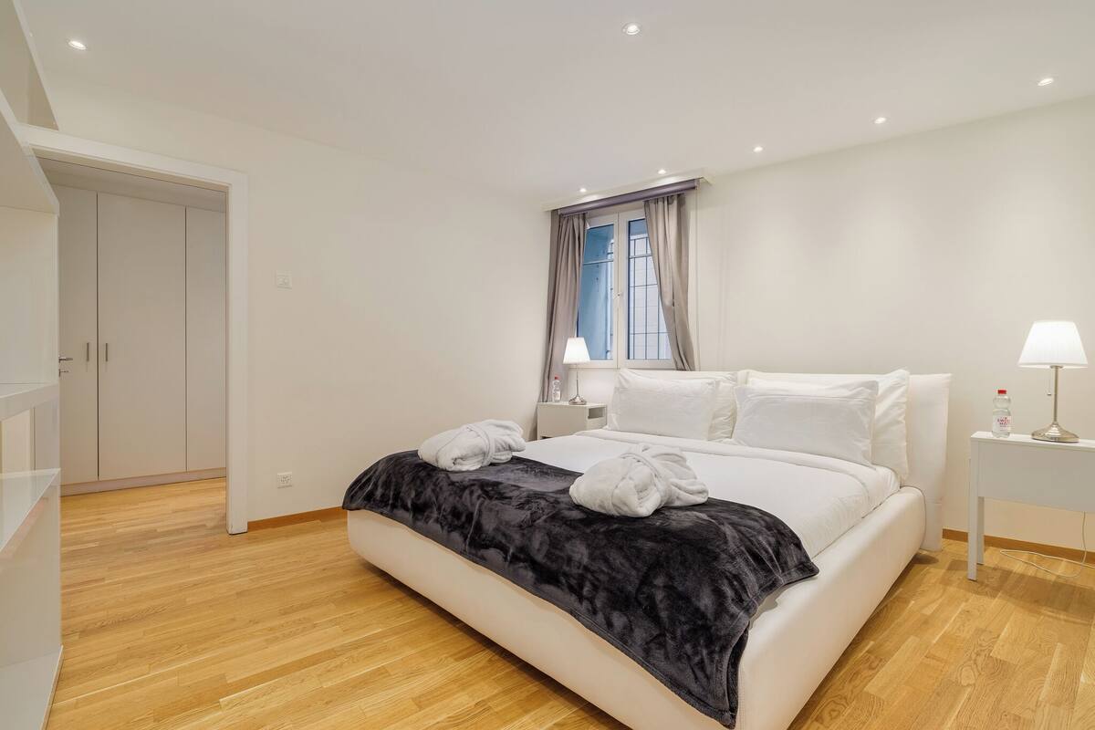 Lägenhet Deluxe - 2 sovrum (Second Floor) | 3 sovrum, individuell inredning, unika möbler och skrivbord