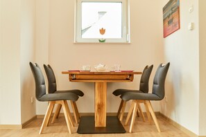 Apartment, Balcony | In-room dining - Susannes Burgblick (Bernkastel-Kues)