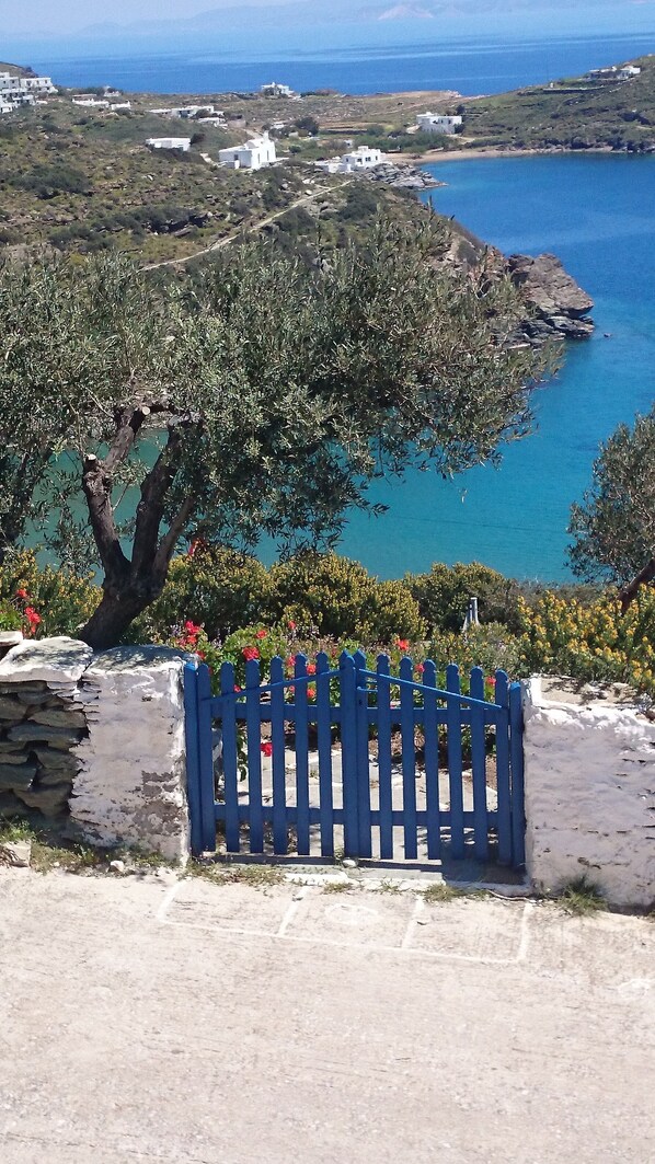 Cottage | Property grounds - Stunning House - Sleeps 11, Terrace & Sea View (Sifnos)