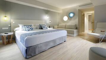 Safe på rommet, skrivebord og skrivebord for bærbar PC