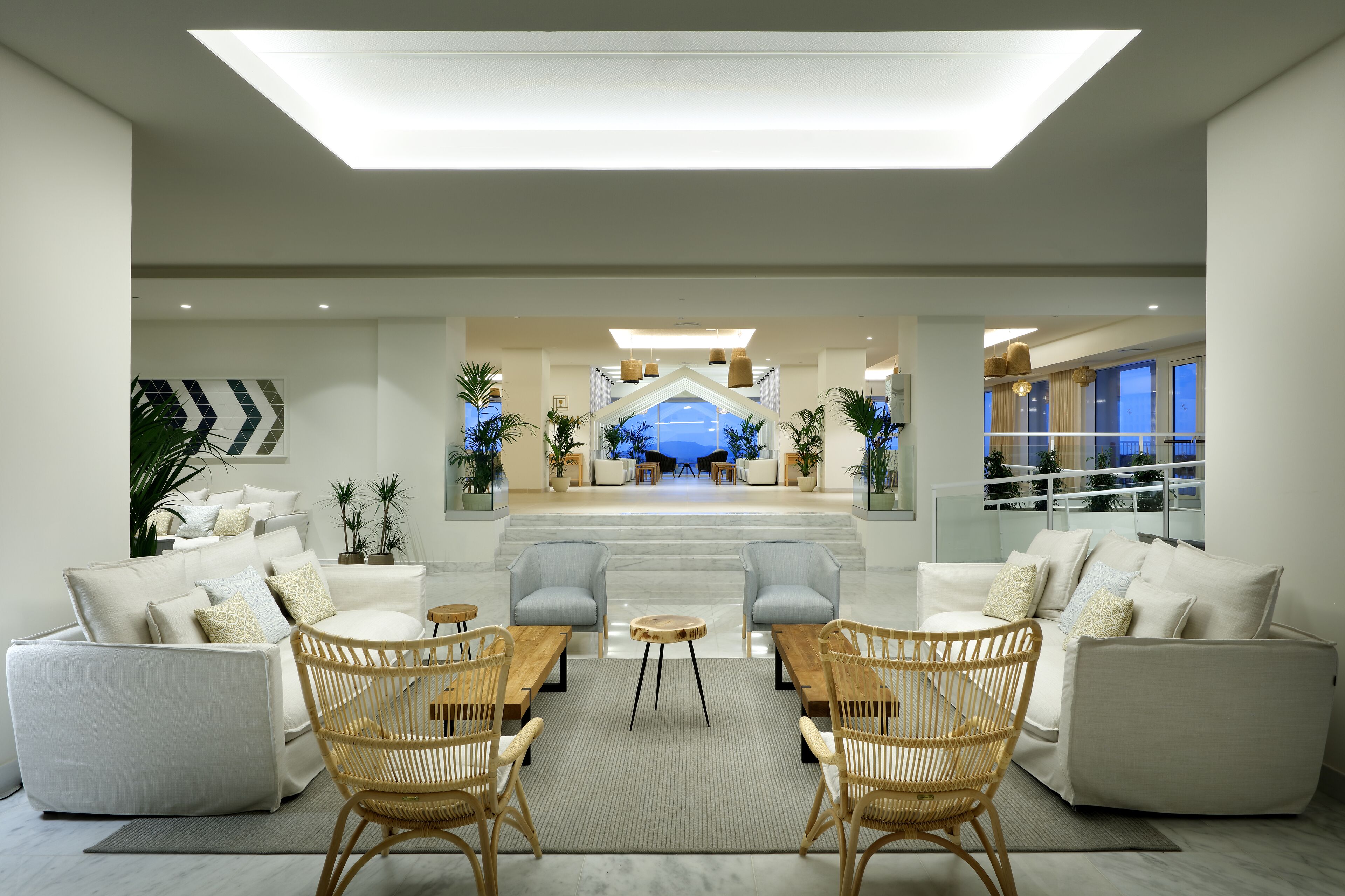 2 bars/lounges, een poolbar