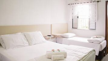 Minibar, free WiFi, bed sheets