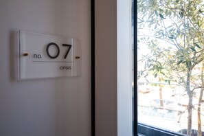 Loft panorámico, bañera de hidromasaje (Opsis) | Zona de estar | Una Smart TV