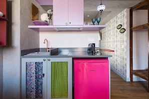 Design Loft (Bohemian) | Coin cuisine privé | Réfrigérateur, micro-ondes, plaque de cuisson, machine à expresso
