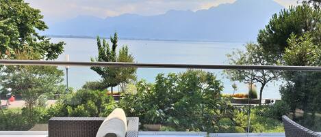 إطلالة من الشرفة