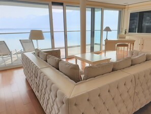 Living room - The View Montreux (Montreux)