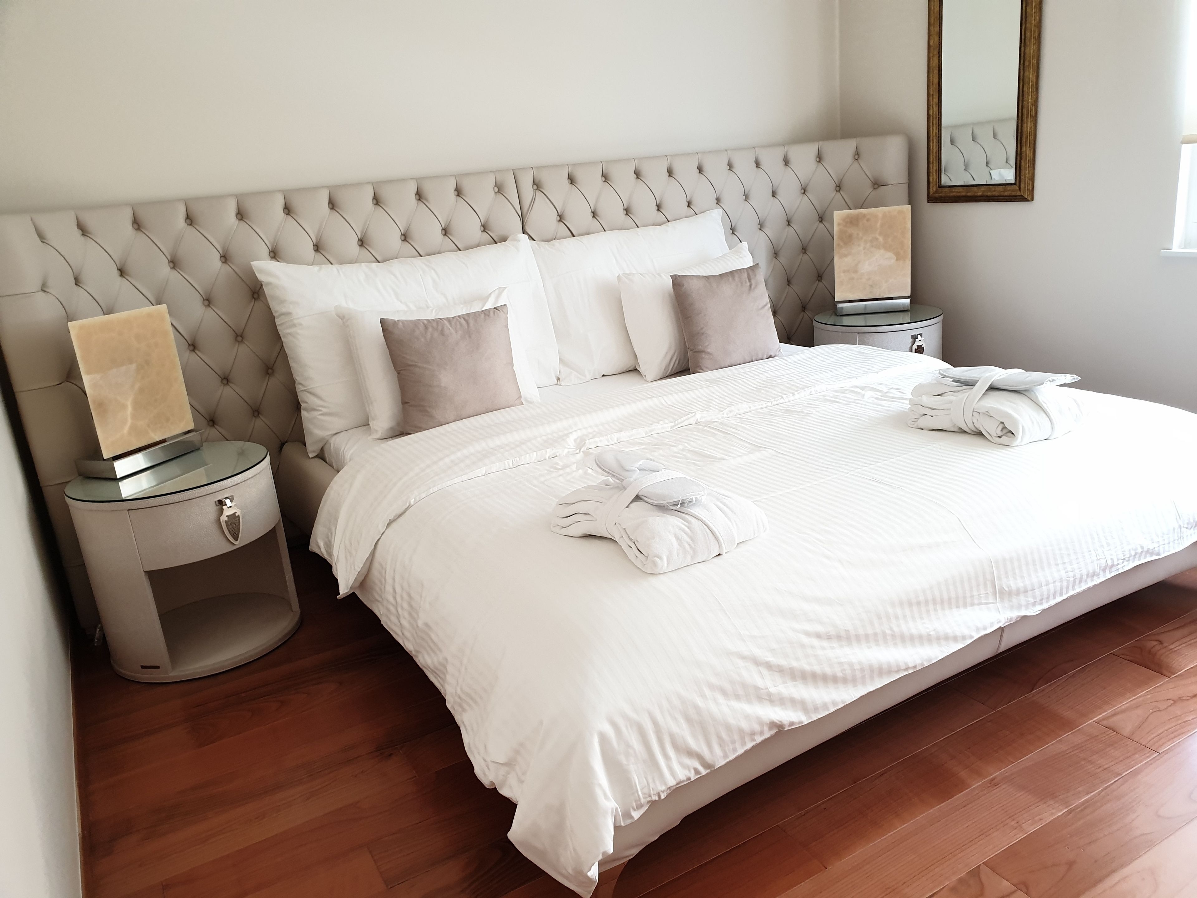 Apartment (Nine Floor) | In-room safe, iron/ironing board, rollaway beds, free WiFi