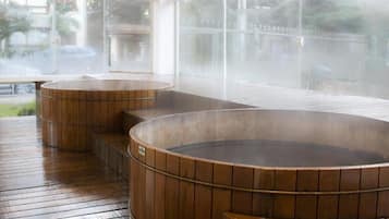 Indoor spa tub