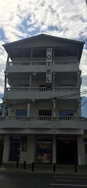 واجهة المنشأة