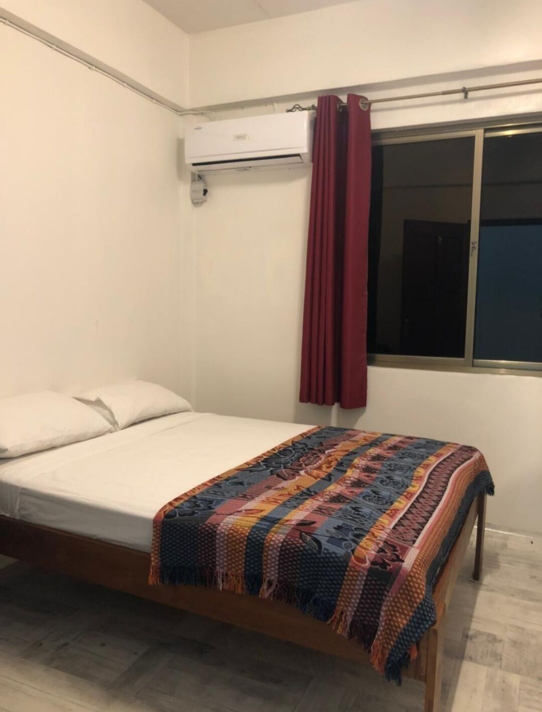 Dobbeltrom – standard | Allergitestet sengetøy, senger med overmadrass og individuelt innredet