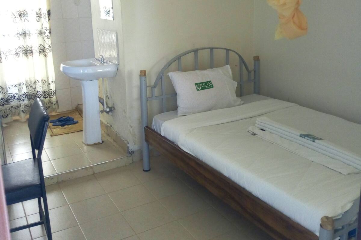 Desk, rollaway beds (surcharge), individually furnished