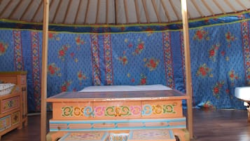 Yourte 1 | 1 bedroom, individually decorated, individually furnished