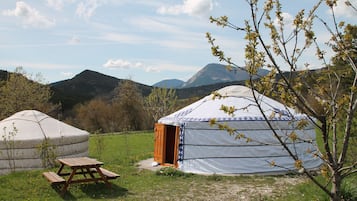 Yourte 1 | Mountain view
