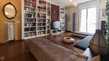 Apartment (2 Bedrooms) | Living room | Flat-screen TV