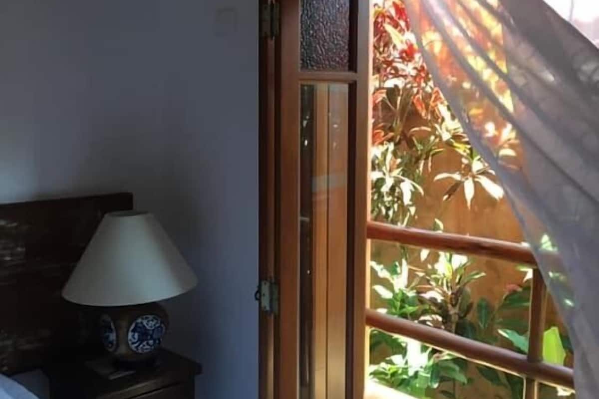 1 habitación, minibar, cortinas blackout y sistema de insonorización