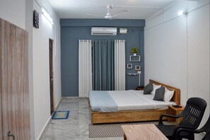 Standard Double Room | Free WiFi - Hotel Value (Port Blair)