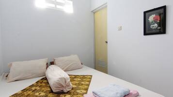 Standard Room (Fan) | Free WiFi