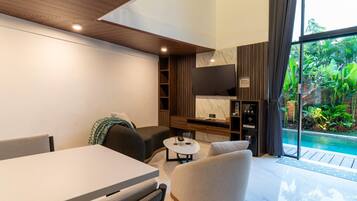 Luxury Villa | Ruang tamu | 55 inci sebuah televisyen pintar dengan satelit