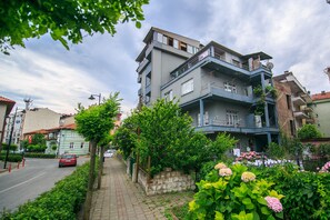 Front of property - Kerem Apart Pansiyon (Amasra)