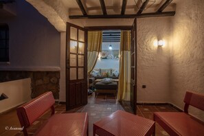 Blackout drapes, bed sheets - El Cortijo Hotel & Spa Chefchaouen (Derdara)