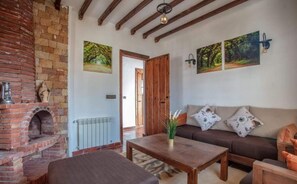 Classic Bungalow (Triple) | Living room | Flat-screen TV - El Cortijo Hotel & Spa Chefchaouen (Derdara)