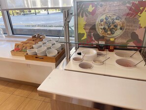 Free daily on-the-go breakfast - Element by Marriott Ontario (Ontario)
