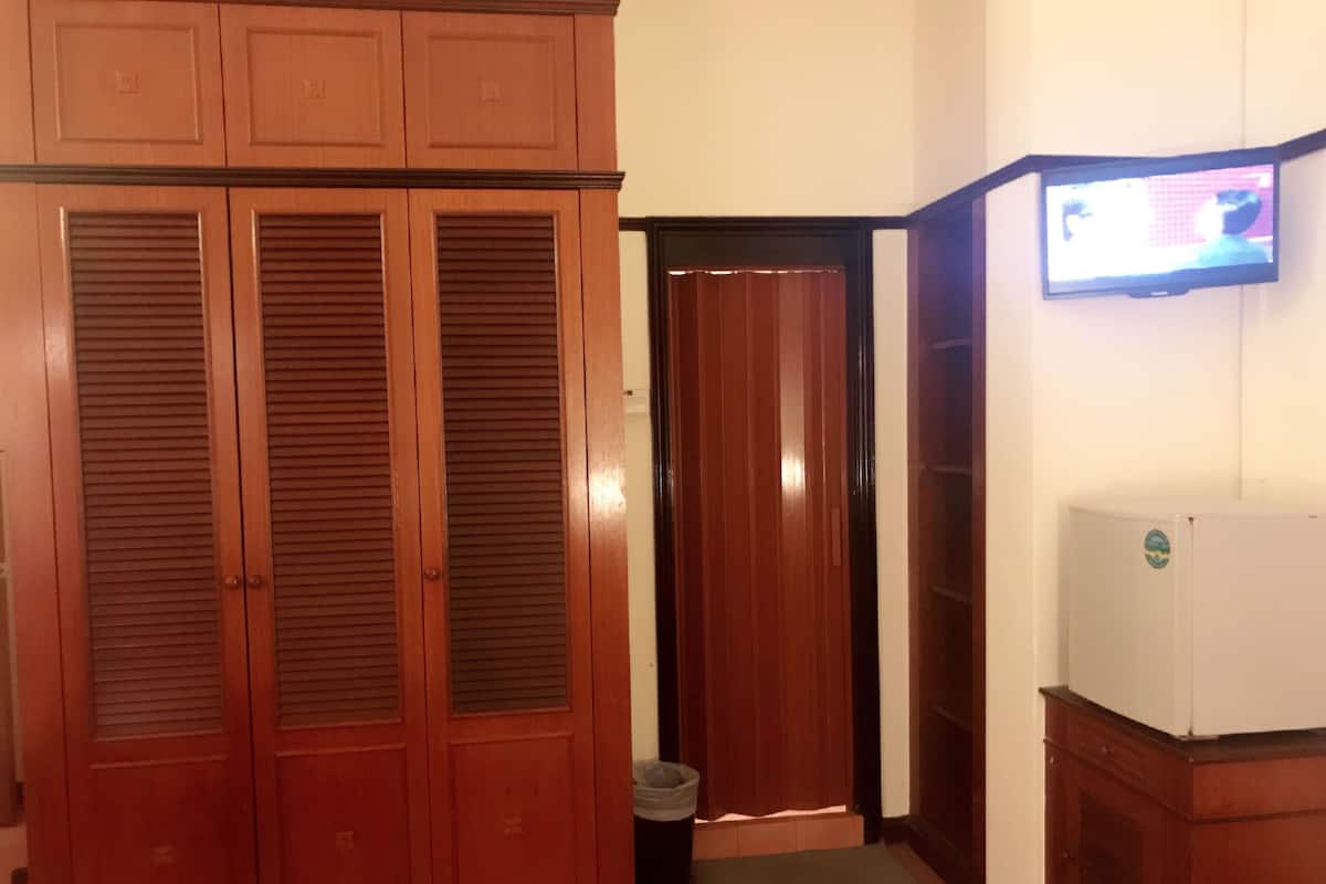 Phòng dành cho gia đình | Bàn, màn/rèm cản sáng, bàn ủi/dụng cụ ủi quần áo 