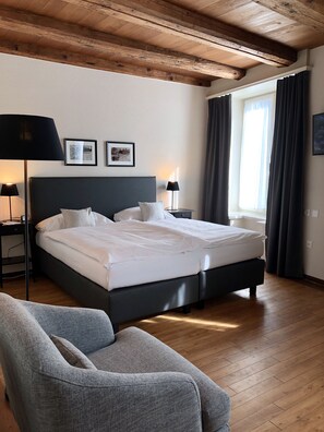 Chambre Double ou avec lits jumeaux | Restauration dans la chambre