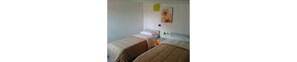 Minibar, bureau, Wi-Fi gratuit, draps fournis
