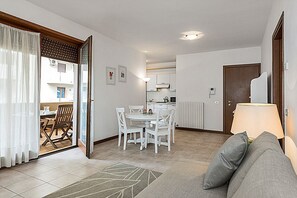 Lägenhet - 1 sovrum | Vardagsrum | Platt-tv