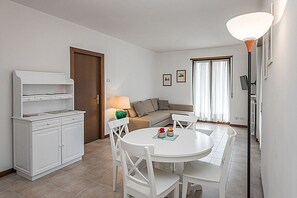 Living room - Flats4Rent Rita (Verona)