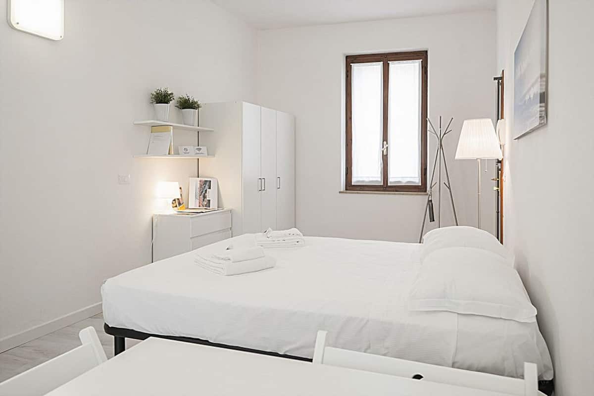 Apartment (Pisano Mono) | Kostenloses WLAN, Bettwäsche