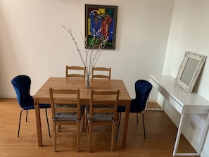 Dining - LOFT condo in Prime westwood (Los Angeles)