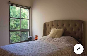 Room - LOFT condo in Prime westwood (Los Angeles)