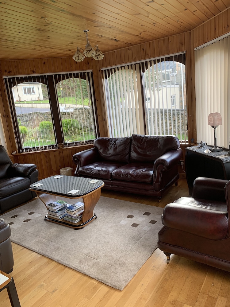 Ashburn House by null