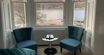 Ashburn House De Luxe B&B