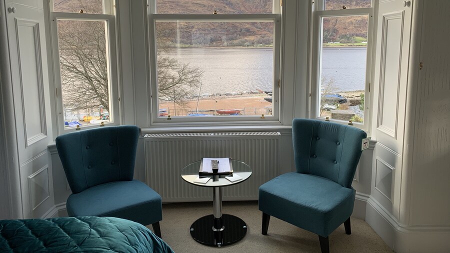 Ashburn House De Luxe B&B