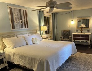 4 bedrooms, desk, iron/ironing board, WiFi