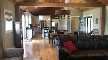 Televisión y chimenea