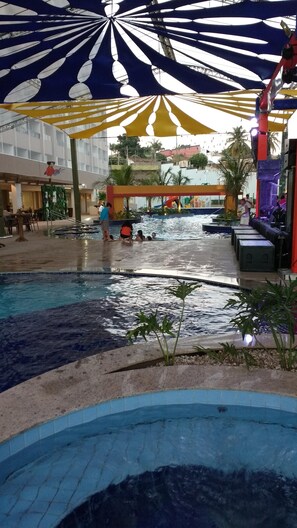 Pool - Daily Apartment Rates for Seasonal Rentals (Olímpia)